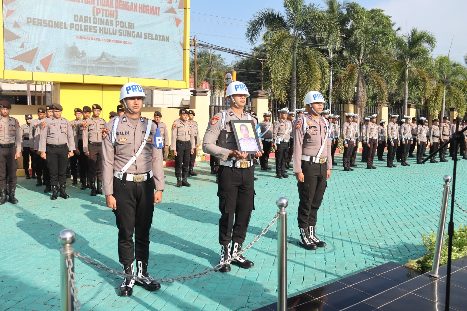 Polres HSS PTDH Satu Orang Anggota