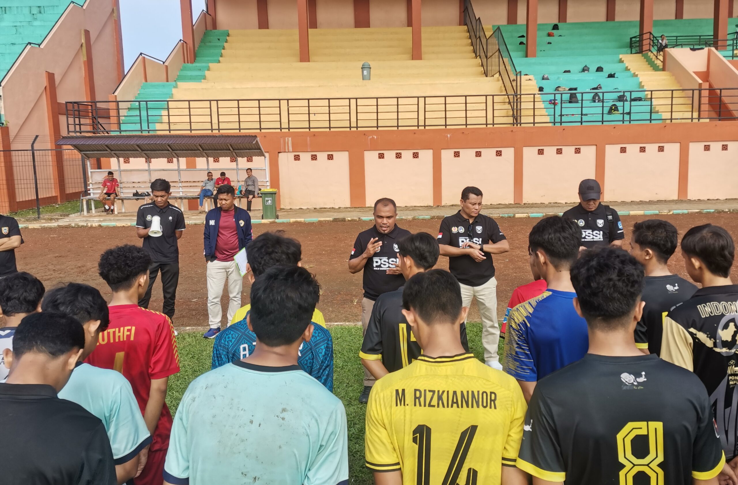 Porprov XII Cabor Sepak Bola, HSS di Grup B Bersama Tabalong dan Banjar