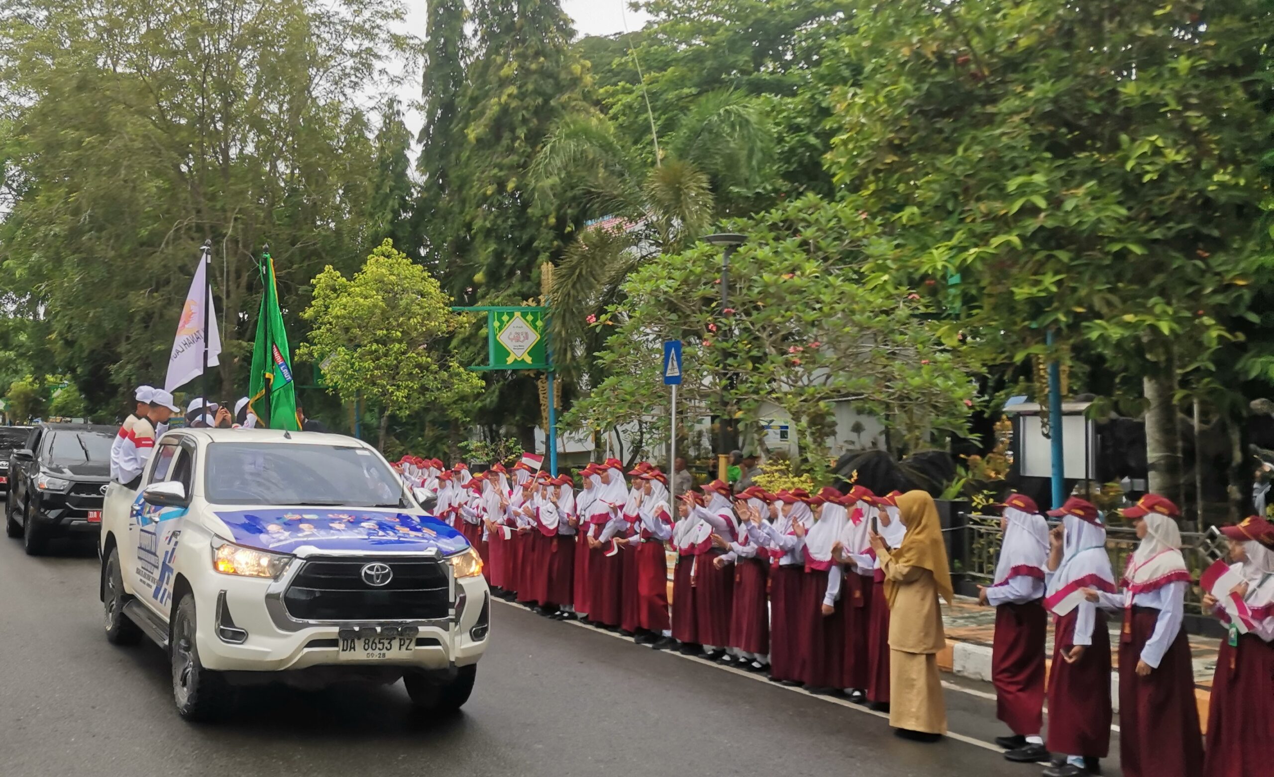 Meriah, Kirab Obor Porprov XII Kalsel di Kandangan