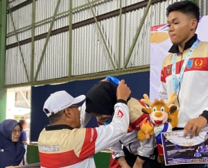 Ganda Campuran Tenis Meja HSS Raih Medali Emas Porprov XII