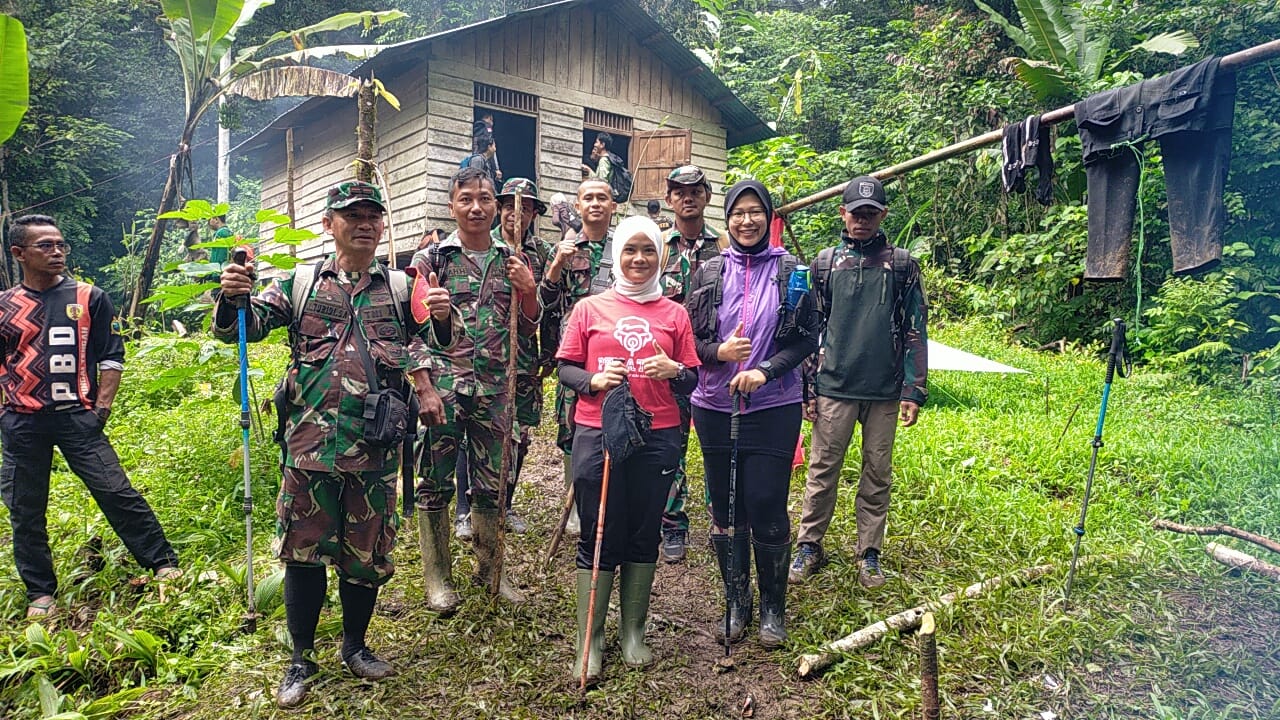 Lima Hari Mendaki Gunung, Tim Ekspedisi Juhu Bawa Layanan Pendidikan dan Kesehatan di Meratus