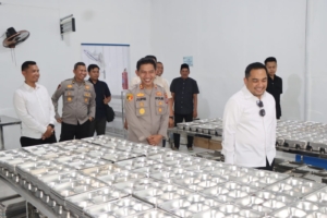 Ketua Komisi II DPR RI Tinjau SPPG Polres HST