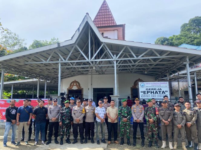 
 Jamin Natal Aman, Kapolres HST Monitoring Sejumlah Gereja