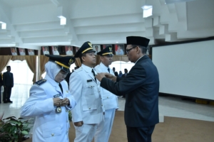 Wabup HSS Lantik dan Kukuhkan 148 Pejabat Administrator dan Pengawas
