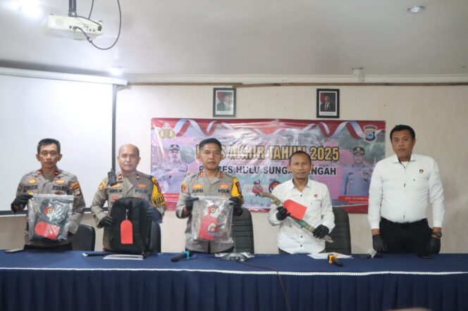 
 Pembacokan Aparat Desa dan Polisi Terlibat Narkoba di HST Menjadi Sorotan Tahun 2025