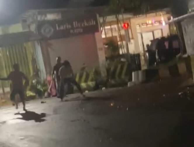 
 Perkelahian Pedagang Buah di Barabai; Polisi: Bukan Saat Malam Tahun Baru