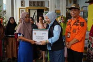 Pemkab HST Dampingi Pembagian 1.450 Paket Bantuan Banjir di LAU