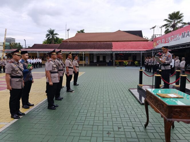 
 Polres HST Lakukan Sertijab Lima Pejabat Utama