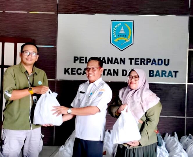 
 PT SAM Salurkan 200 Paket Bantuan bagi Warga Terdampak Banjir Daha