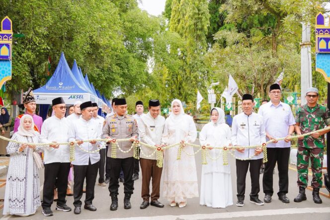 
 Bupati HSS Resmikan Pasar Semangat Ramadan 1447 Hijriah