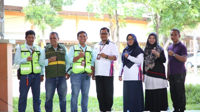 
 KPP Goes To School: Berbagi Pengetahuan Dunia Industri ke SMKN 2 Kandangan