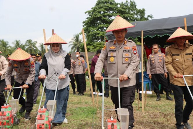
 Polres HST Dukung Pencanangan Sentra Jagung Kalsel