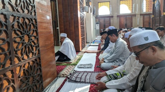 
 Sekda Salat Idul Adha di Islamic Center HSS