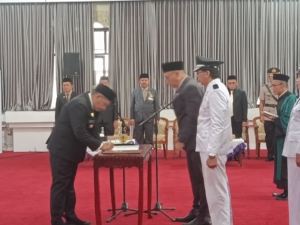 Penguatan Birokrasi, Bupati HST Melantik Tujuh Pejabat Tinggi dan Pengawas