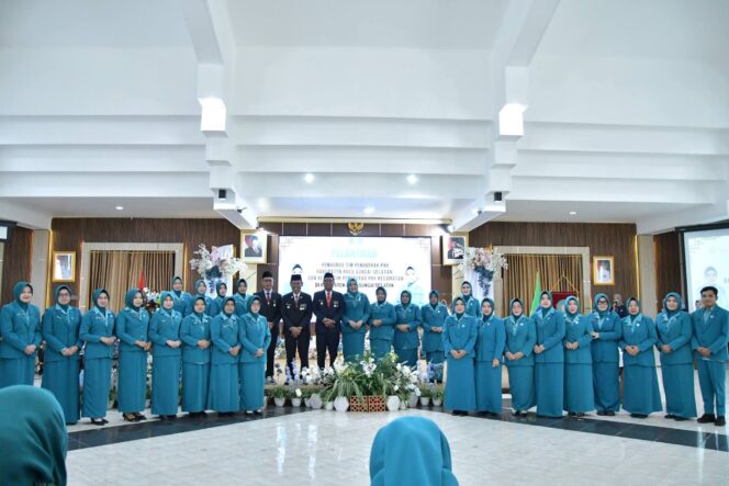 
 Bupati HSS Ajak Pengurus Baru PKK, Dekranasda, dan Bunda PAUD Kecamatan Perkuat Sinergi