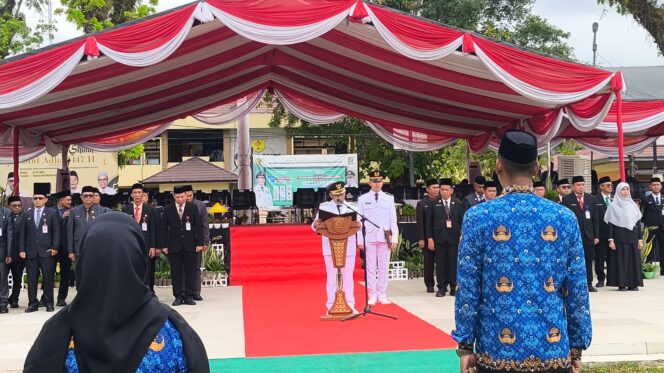 
 Lantik 124 PNS Baru, Bupati HST Tekankan Nilai ASN Berakhlak