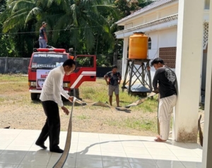 Polres HSS Bantu Distribusikan Air Bersih ke Ponpes, Bakti Sosial Hari Bhayangkara 2026