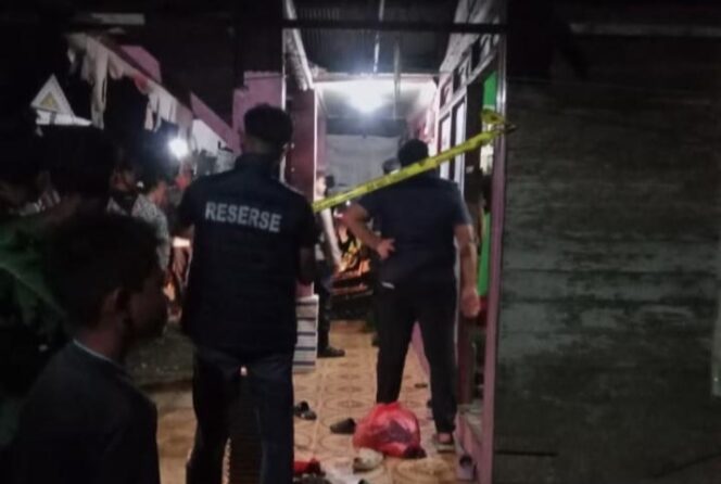 
 Breanking News : Diduga Tak Tahan Melihat Ibunya Dianiaya, Remaja di Ayuang Nekat Sayat Leher Ayah Tiri