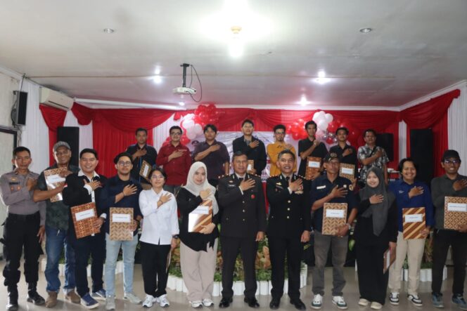 
 Perkuat Sinergi, Polres HST Apresiasi Kinerja Wartawan Lewat Pemberian Penghargaan