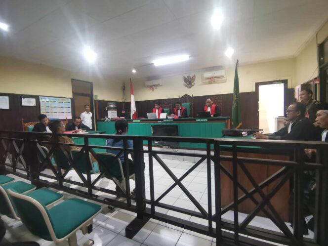 
 Sidang Kasus Penggal Kepala di Desa Ulang Loksado, Keterangan Saksi Bertolak Belakang